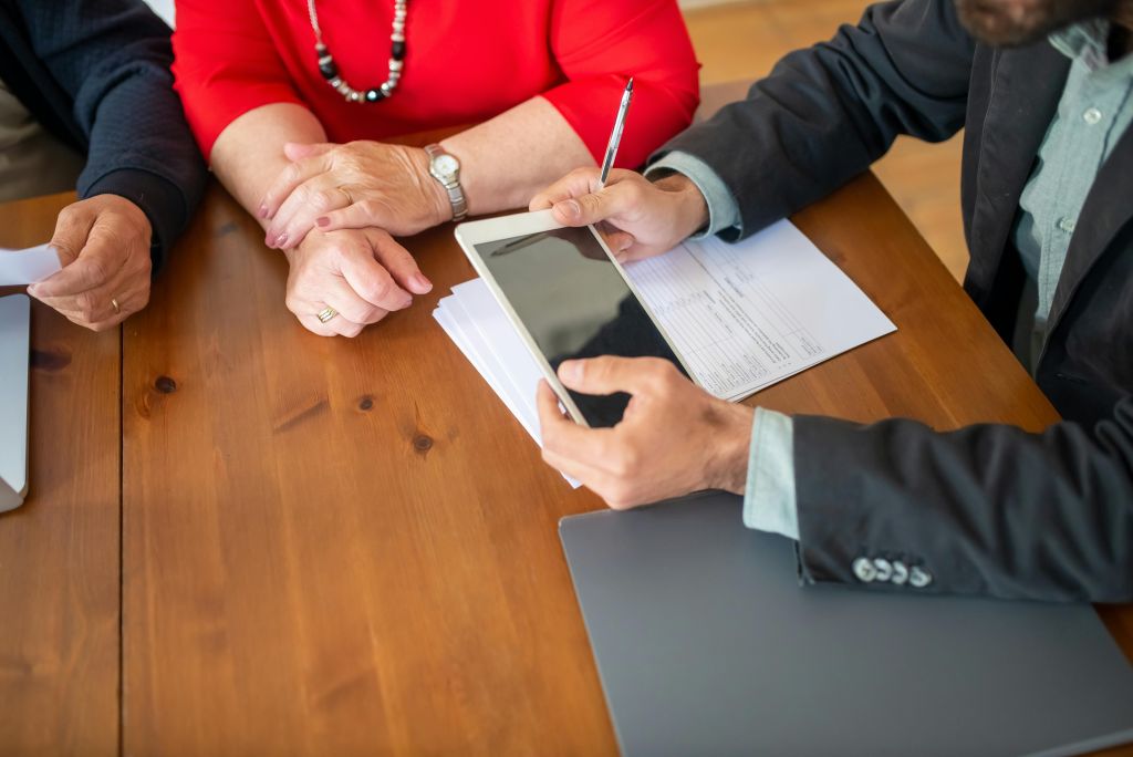 pexels-kampus-8439697 - KSDT • Accountants & Advisors